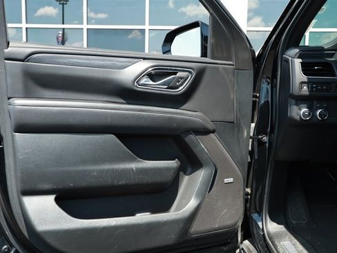 Used 2024 GMC Yukon SLT RWD image 23