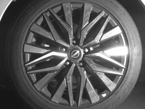 Used 2025 Nissan Altima 2.5 SV FWD image 12