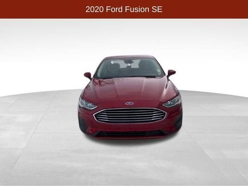 Used 2020 Ford Fusion SE image 2