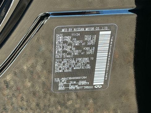 Used 2025 INFINITI QX80 Luxe image 31