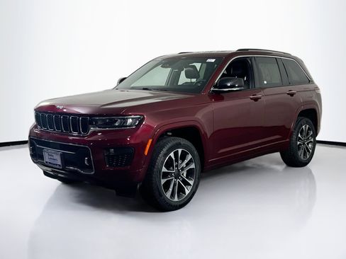 Used 2023 Jeep Grand Cherokee Overland image 1