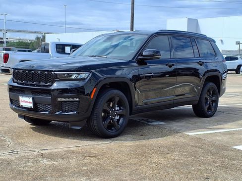 Used 2025 Jeep Grand Cherokee L Limited w/ Black Appearance Package RWD image 25