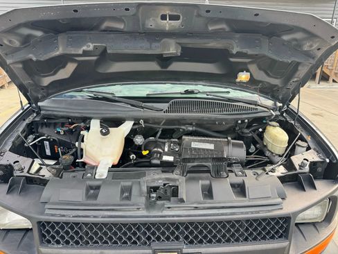 Used 2017 Chevrolet Express 3500 LS image 14