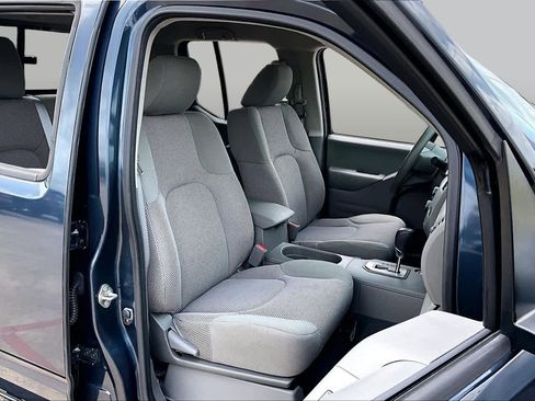 Used 2020 Nissan Frontier SV w/ Midnight Edition Floor Mats AWD/4WD image 9