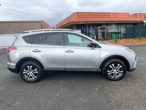 Used 2016 Toyota RAV4 LE FWD image 8