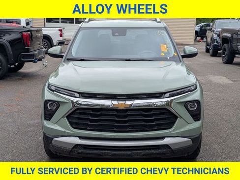 Used 2025 Chevrolet TrailBlazer LT AWD/4WD image 11