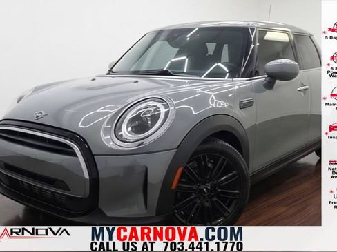 Used 2022 MINI Cooper 4-Door Hardtop FWD image 1