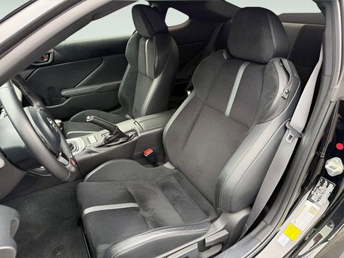 Used 2025 Toyota GR86 Premium w/ ALL Weather Mat Package (TMS) image 21