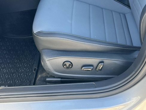 Certified 2025 Volkswagen Jetta SE image 17