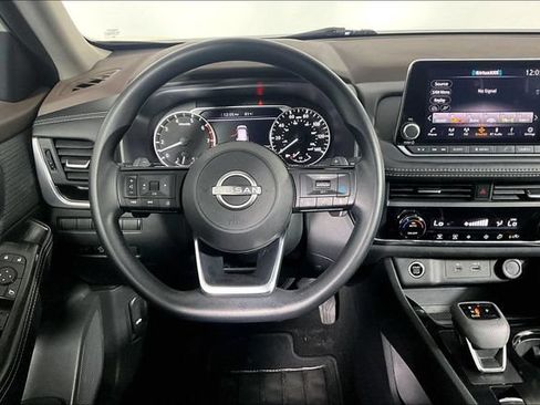 Used 2023 Nissan Rogue SV AWD/4WD image 8