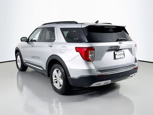 Used 2022 Ford Explorer XLT w/ Equipment Group 202A image 9