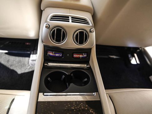Used 2017 Rolls-Royce Wraith RWD image 29