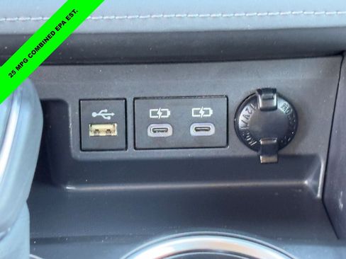Used 2023 Toyota Highlander LE image 26
