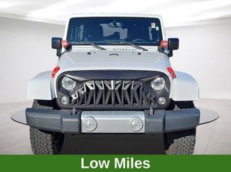 Used 2017 Jeep Wrangler Unlimited Rubicon w/ Connectivity Group video 2