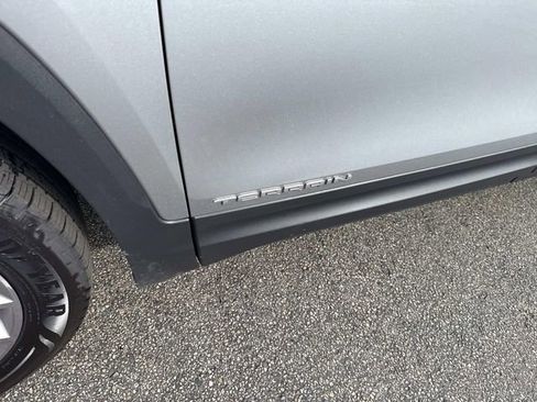 Used 2023 GMC Terrain SLT AWD/4WD image 17