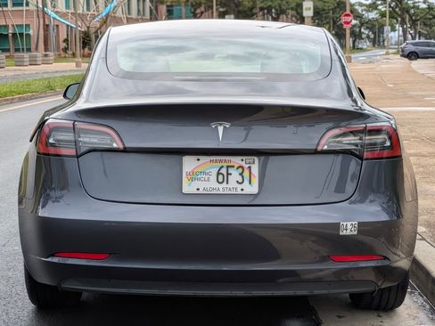 Used 2023 Tesla Model 3 Standard Range image 4