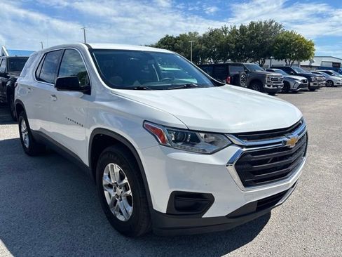 Used 2020 Chevrolet Traverse LS FWD image 3