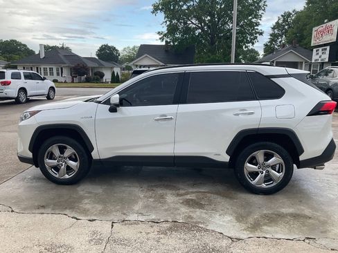 Used 2020 Toyota RAV4 Limited AWD/4WD image 8