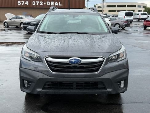 Used 2022 Subaru Outback Premium AWD/4WD image 3
