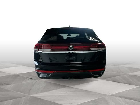 Used 2024 Volkswagen Atlas Cross Sport SE FWD image 7