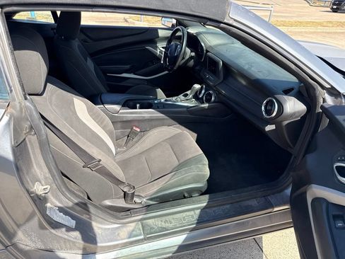 Used 2020 Chevrolet Camaro LT RWD image 11