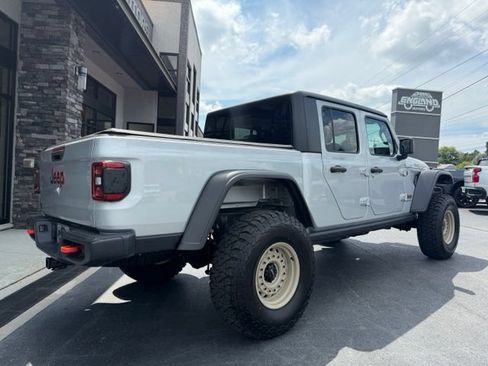 Used 2024 Jeep Gladiator Mojave w/ Technology Group AWD/4WD image 4