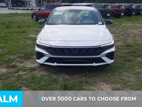 Used 2025 Hyundai Elantra Sport FWD image 3