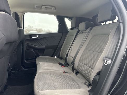 Used 2020 Ford Escape SE image 24