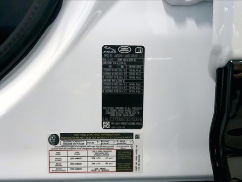 New 2026 Land Rover Defender 110 X-Dynamic SE image 18