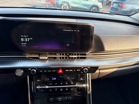 Used 2023 Kia Carnival SX Prestige FWD image 12