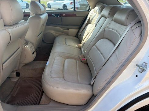 Used 2005 Cadillac De Ville w/ Equipment Group FWD image 25