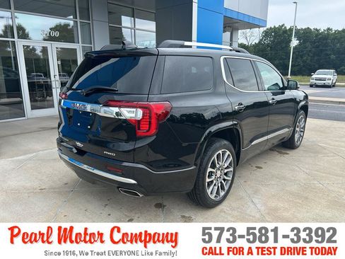 Certified 2022 GMC Acadia Denali w/ Denali Ultimate Package AWD/4WD image 4