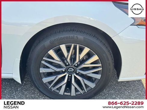 Used 2023 Nissan Altima 2.5 SV image 9