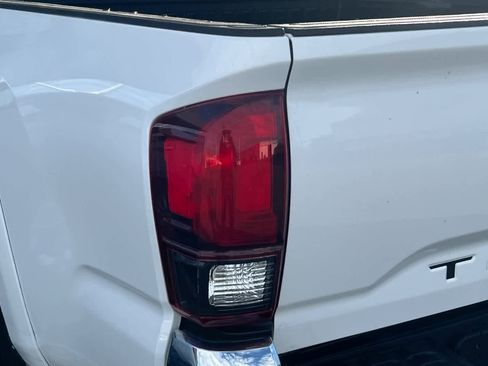Used 2019 Toyota Tacoma SR5 RWD image 20
