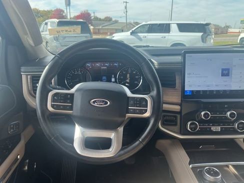 Used 2022 Ford Expedition Max Limited image 3