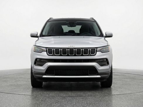 Used 2025 Jeep Compass Limited AWD/4WD image 1