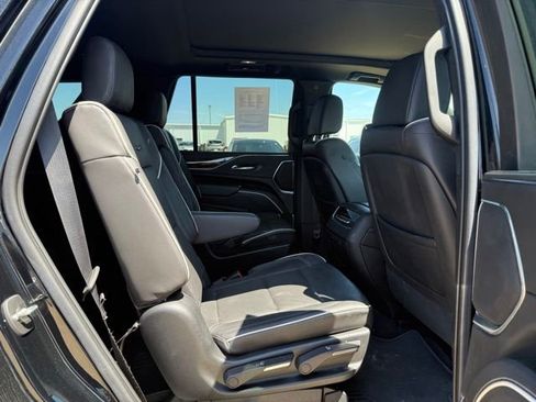 Used 2021 Cadillac Escalade Premium Luxury AWD/4WD image 21