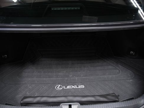 Used 2022 Lexus ES 350 Ultra Luxury w/ Accessory Package 2 FWD image 14