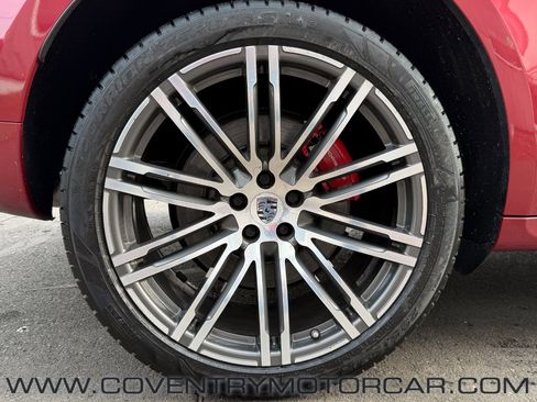 Used 2015 Porsche Macan Turbo image 13