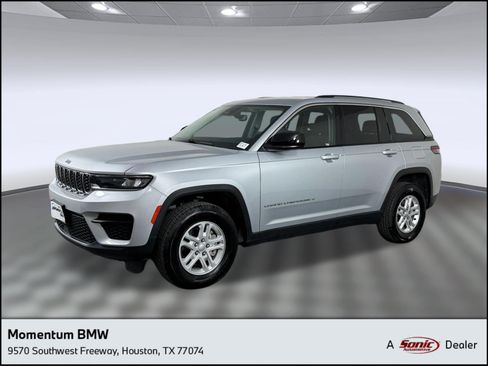 Used 2023 Jeep Grand Cherokee Laredo AWD/4WD image 1