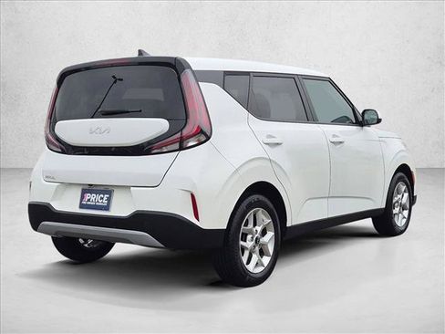 Used 2024 Kia Soul LX w/ Option Group 015 FWD image 5