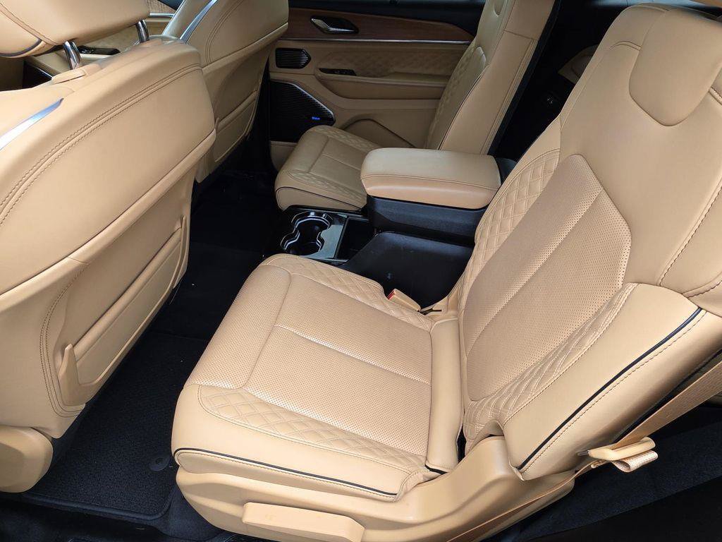 Used 2022 Jeep Grand Cherokee L Summit AWD/4WD image 10