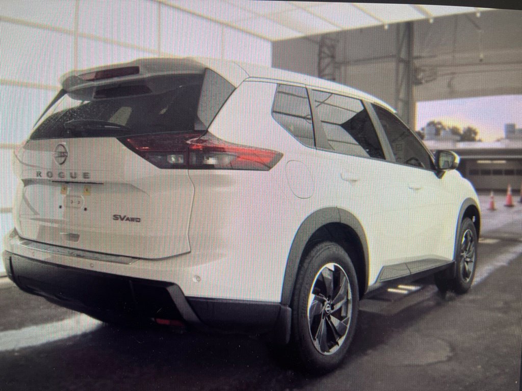 Certified 2024 Nissan Rogue SV AWD/4WD image 2