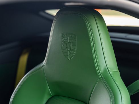 Certified 2022 Porsche 911 Turbo S w/ 911 Turbo Sportdesign Package image 34