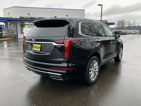 Used 2025 Cadillac XT6 Premium Luxury w/ Technology Package AWD/4WD image 8