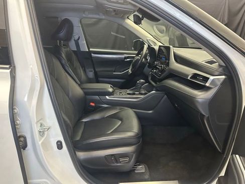 Used 2023 Toyota Highlander Platinum AWD/4WD image 15