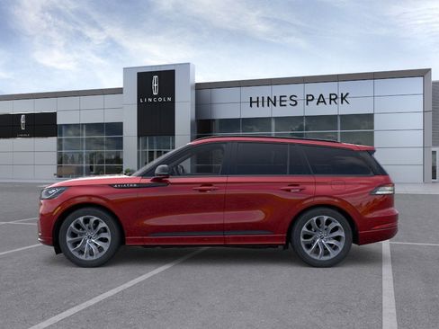 New 2026 Lincoln Aviator AWD image 3