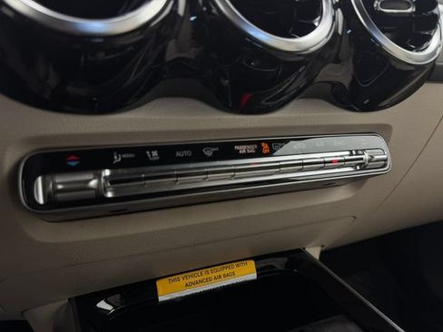 Used 2026 Mercedes-Benz GLB 250 image 47