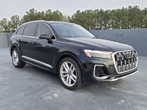 Used 2025 Audi Q7 3.0T Premium Plus w/ Premium Plus Package image 2