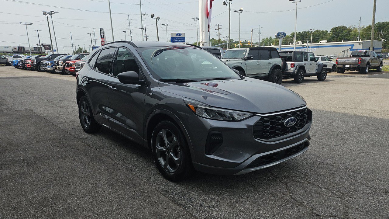 Used 2023 Ford Escape ST-Line FWD image 6